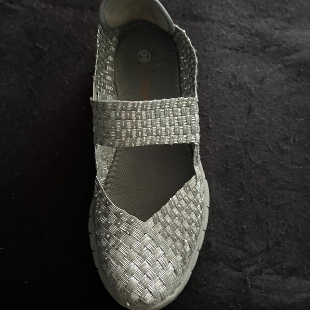 Metallic Silver Woven Bernie Mev Slip-On Shoe Size 8-8 ½* - Picture 2 of 6